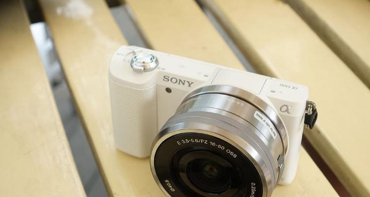 索尼a6000对焦表现如何？（探究索尼a6000相机的对焦性能和优势）