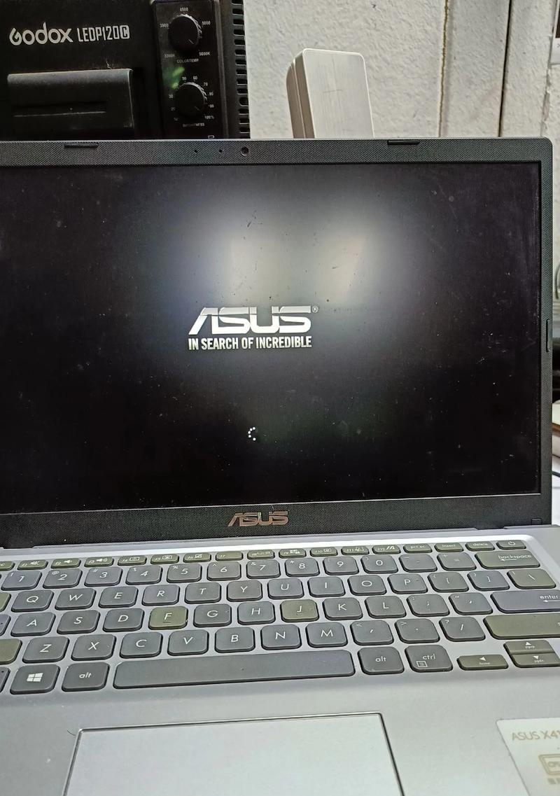 电脑蓝屏后点F8无效的解决方法（绕过无效的F8键修复电脑蓝屏问题）